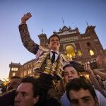 Puerta grande en la retirada el El Juli en Las Ventas.