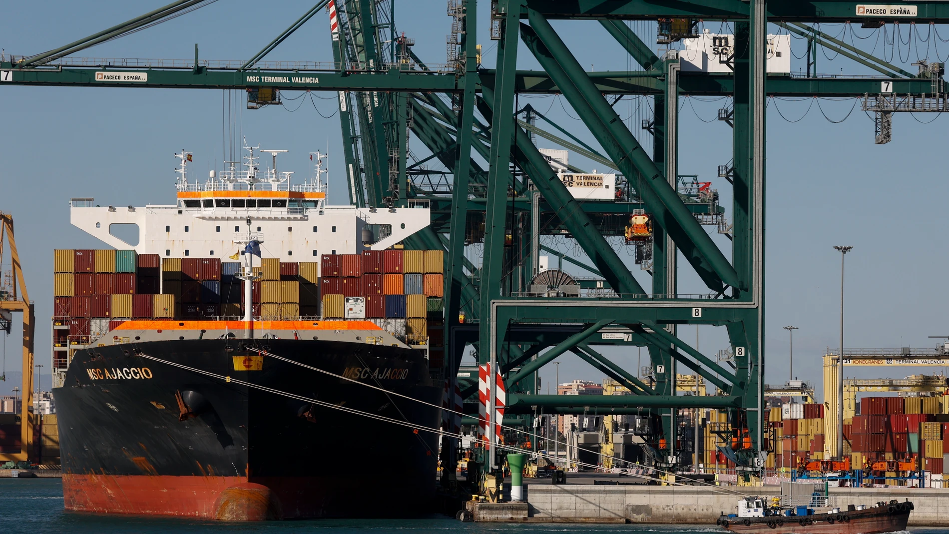 Un buque en el Puerto de Valencia