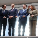El presidente Alfonso Fernández Mañueco visita la estación de León, junto a los consejeros María González Corral y Juan Carlos Suárez-Quiñones, y el alcalde José Antonio Diez