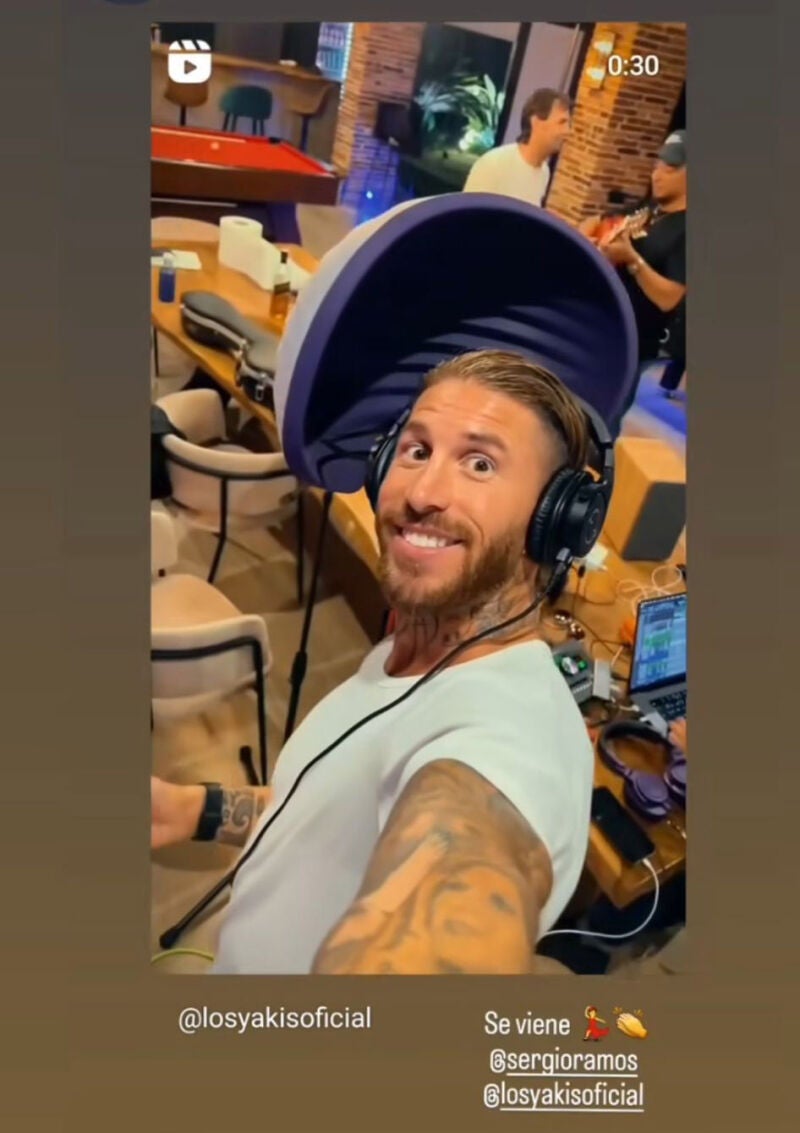 Sergio Ramos cantando con Los Yakis