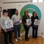  La presidenta de la Diputación, Ángeles Armisén(2D), acompañada del diputado de Turismo, Francisco Pérez, de la técnico de Turismo Monica Delgado(D); y de la educadora ambiental Marina Mielgo(I), presentan la programación de Turismo para esta Navidad