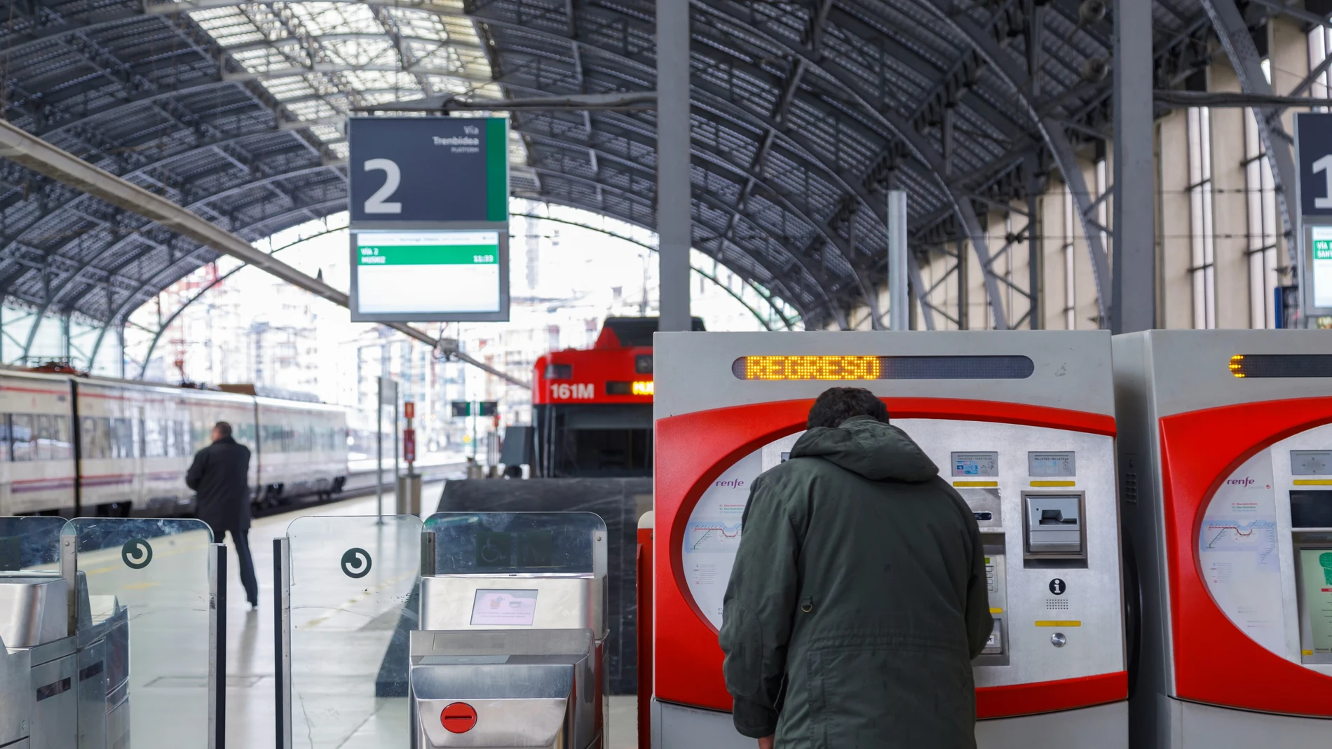 Estación de tren Bilbao Abando, una red de trenes de cercanías