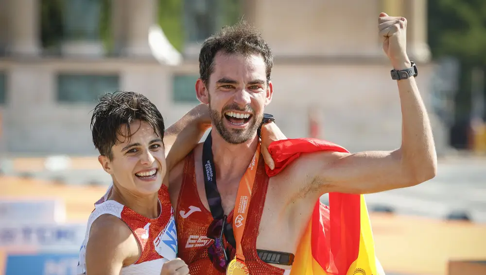 Álvaro Martín y María Pérez, dobles campeones del mundo de marcha en Budapest