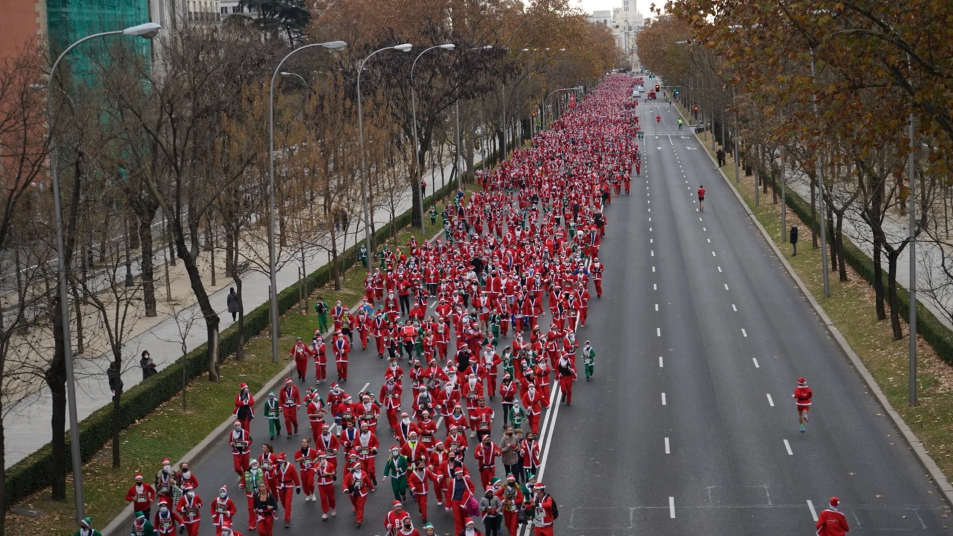 Una carrera solidaria inundará el Paseo de la Castellana con Papá Noel de protagonista