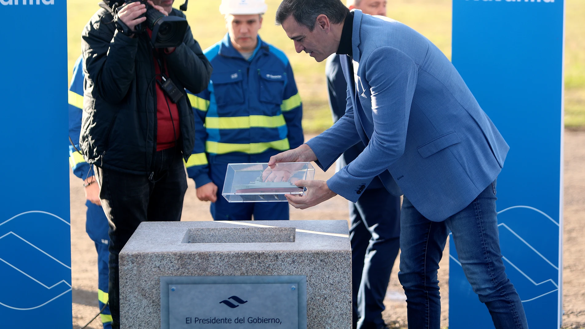 Pedro Sánchez apunta en Ferrol un "cambio de paradigma de la construcción naval" y garantiza su apuesta por el sector