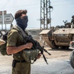 AMP2.O.Próx.- La investigación inicial apunta que los rehenes israelíes que mató el Ejército llevaban una bandera blanca