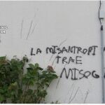 Una de las pintadas de odio realizadas en Cariño