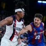 Laprovittola sufre la defensa de Moneke
