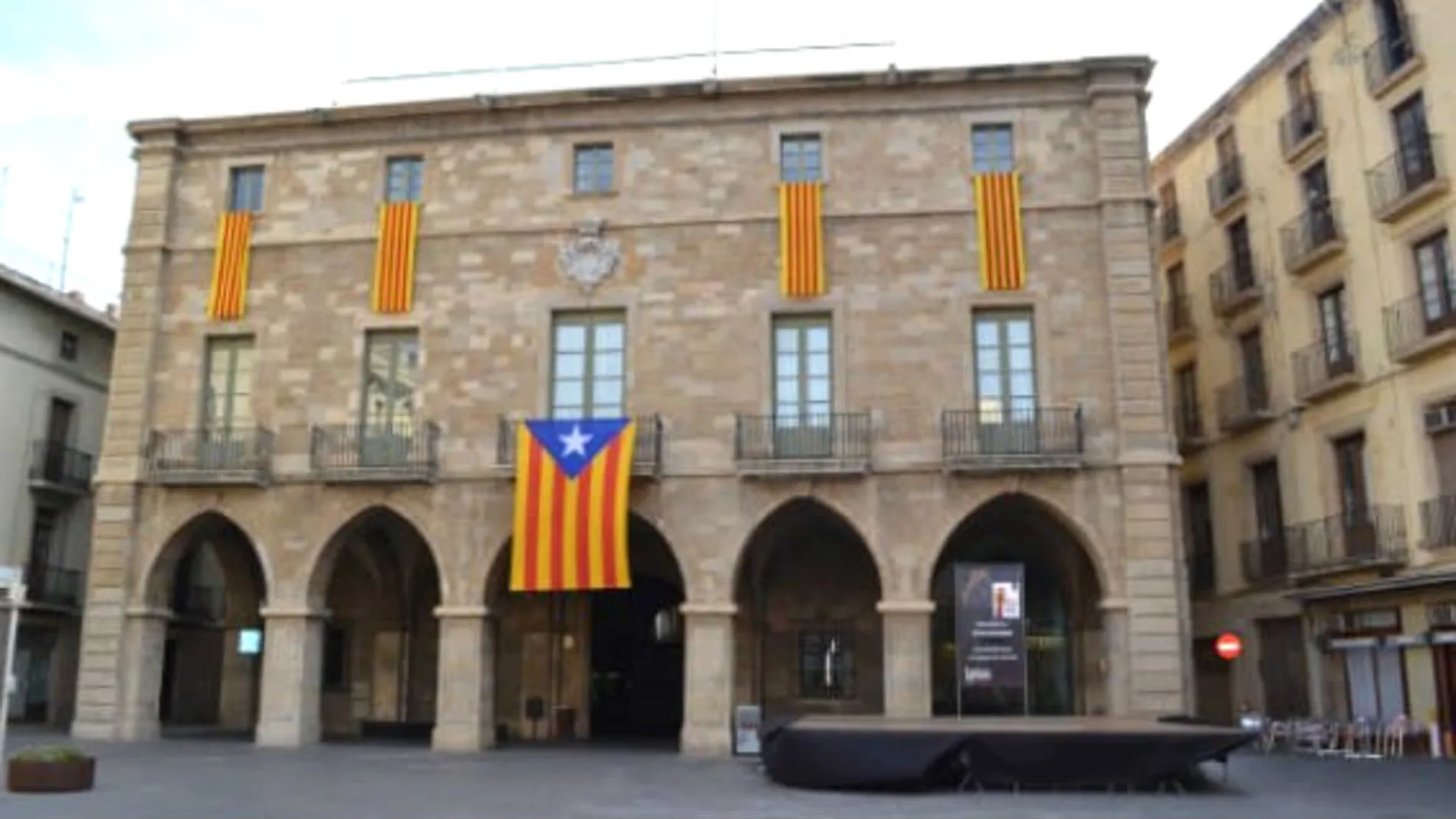 El PSC permite la "estelada" de sus socios de ERC en el Ayuntamiento de Manresa