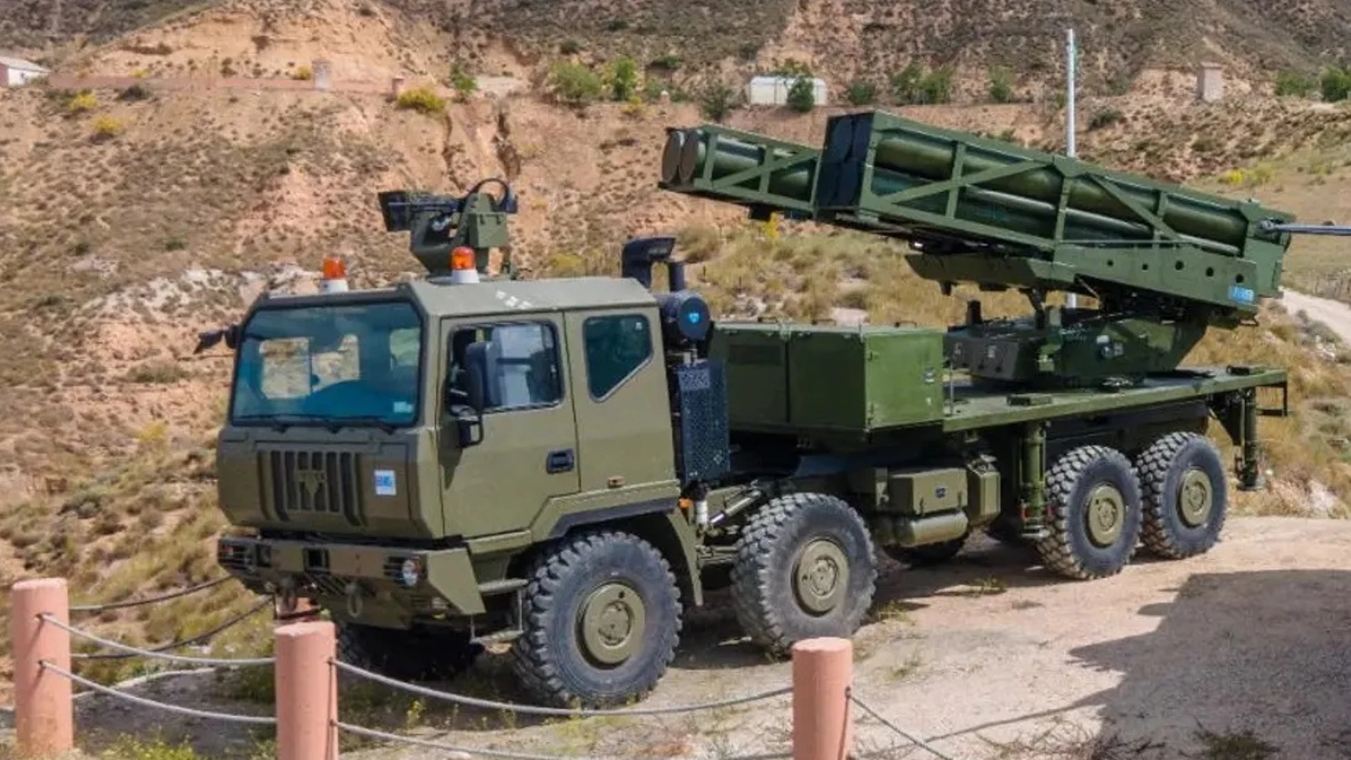 Prototipo del lanzacohetes Silam, de Escribano y Expal, sobre un camión Iveco 8x8