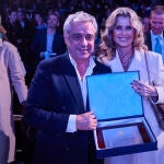 Andrés Navarro, Consejero Delegado de LA RAZÓN, y Cristina Fernández Longoria