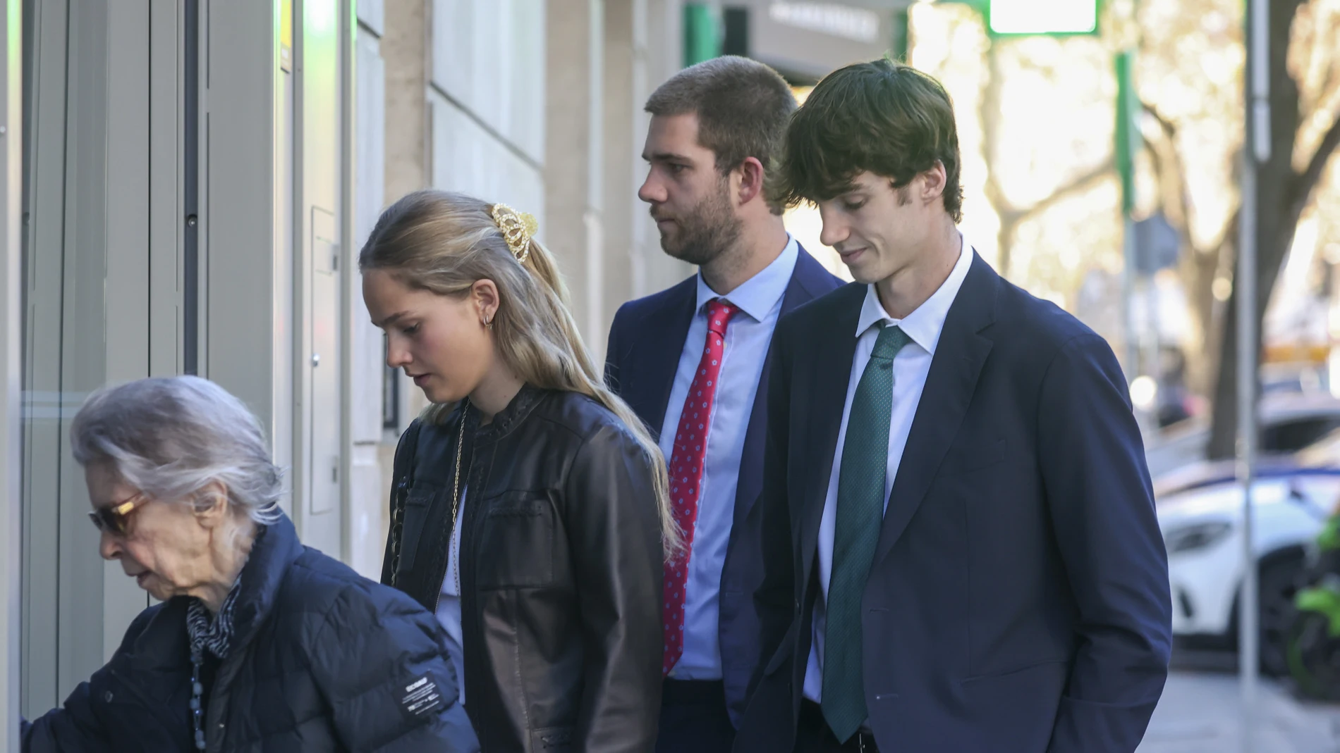 Irene Urdangarin y sus hermanos para celebrar el cumpleaños de la Infanta Elena.