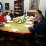 El presidente de la Diputación de Valladolid, Conrado Íscar, durante la reunión que ha mantenido con varios alcaldes de la provincia