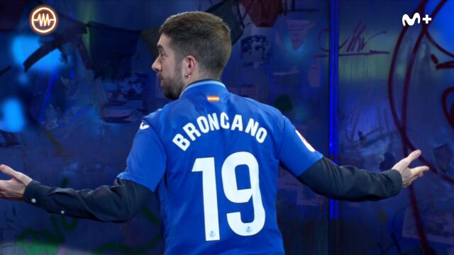 Broncano cumple su promesa y presenta 'La Resistencia' ataviado con la camiseta del Getafe