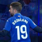 Broncano cumple su promesa y presenta 'La Resistencia' ataviado con la camiseta del Getafe