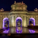 La Puerta de Alcalá con el belén