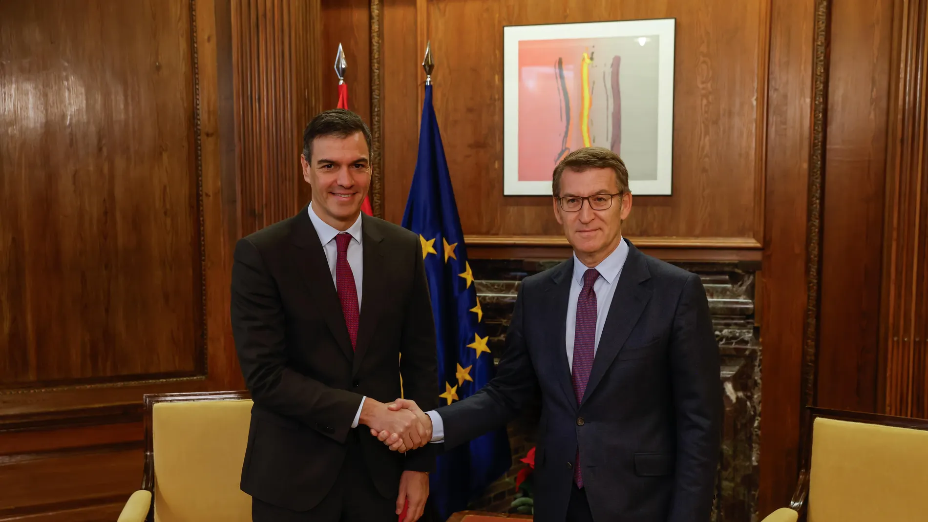 Pedro Sánchez y Alberto Núñez Feijóo, reunidos en el Congreso entre gran expectación mediática