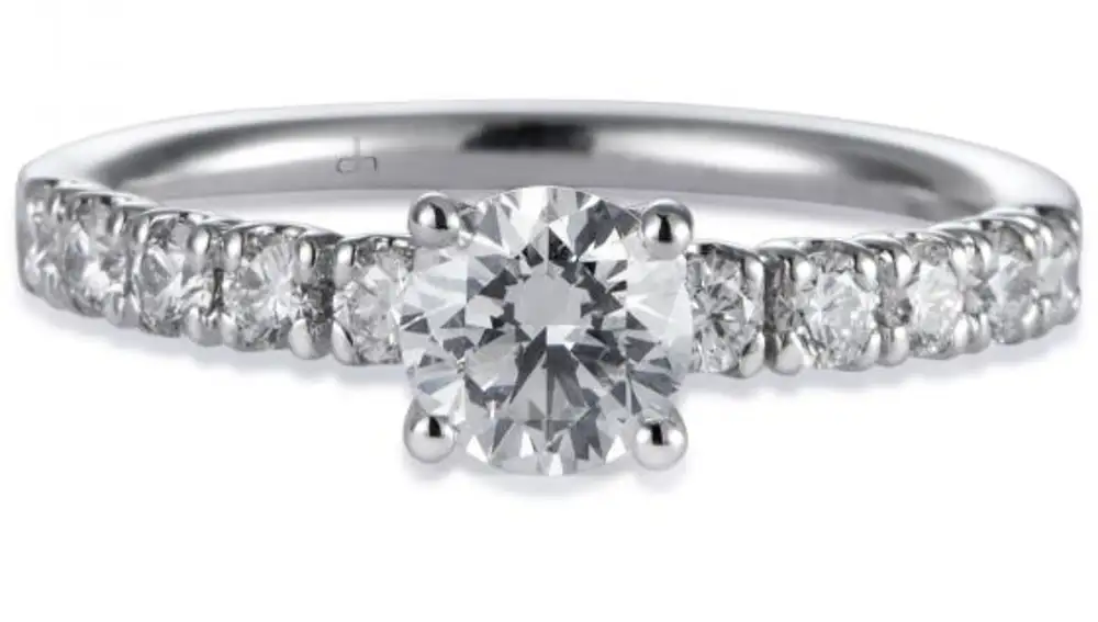 Solitario "Isabella" de oro blanco con diamante talla brillante de 0.92 quilates.