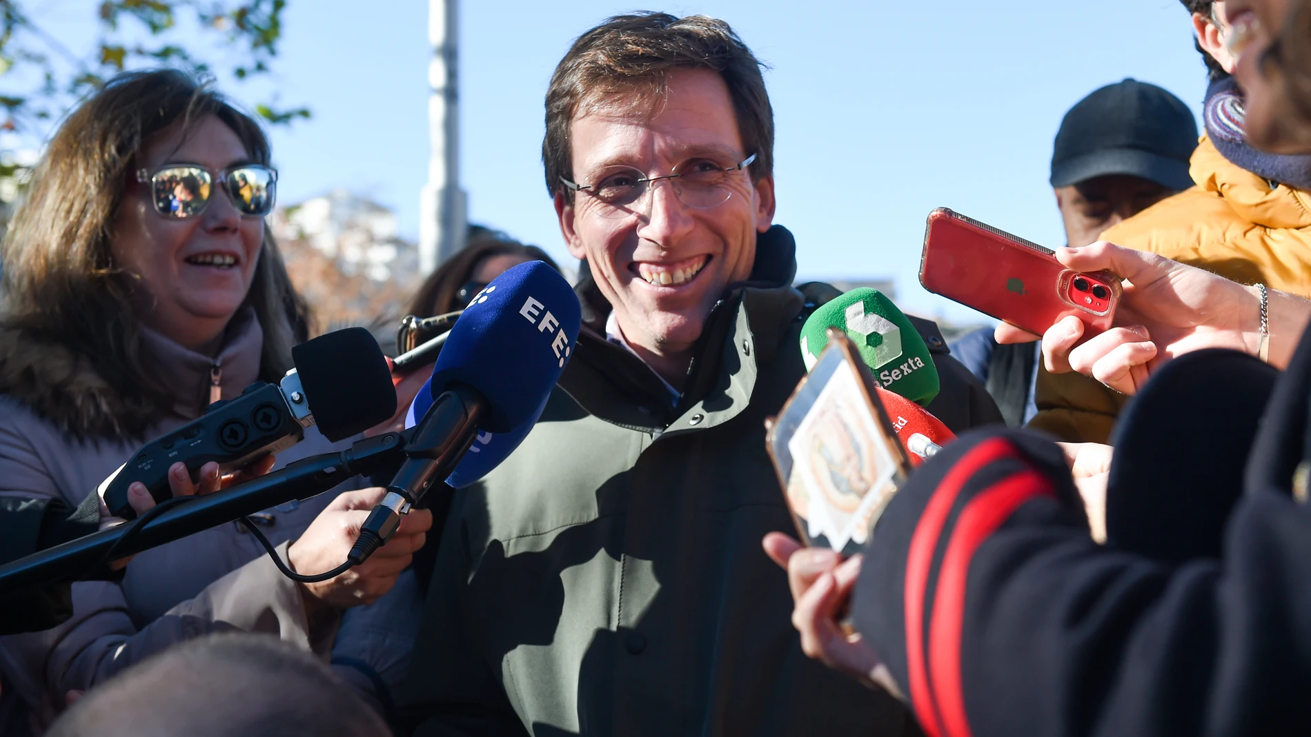 MADRID.-Almeida felicita la Nochebuena con un mensaje de "esperanza" desde un Madrid "tierra acogedora" y símbolo de "igualdad"