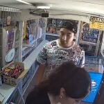 Una mujer se defiende y encierra a su agresor después de sufrir acoso sexual