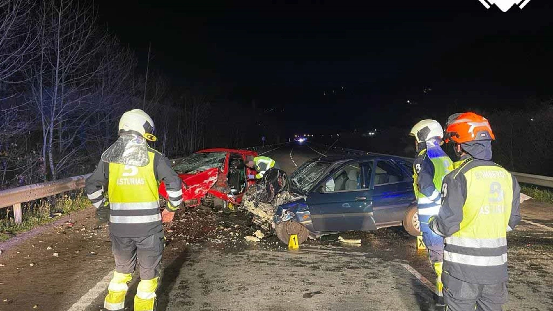 Accidente de tráfico en San Martín del Rey Aurelio BOMBEROS DEL SEPA 25/12/2023