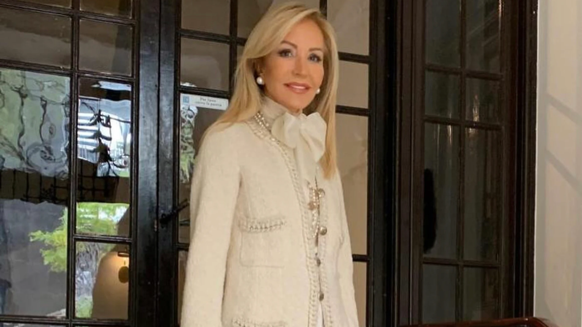 Carmen Lomana con 'total look' Chanel
