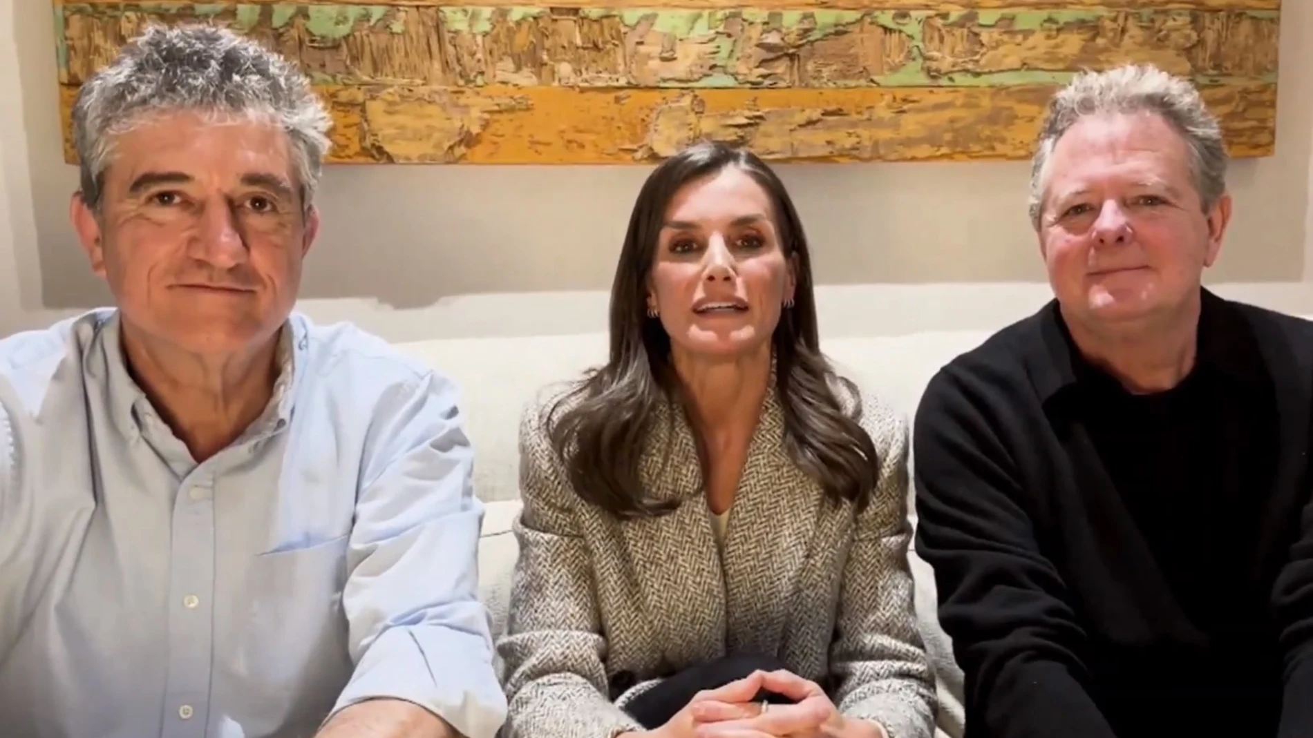 La Reina Letizia se declara seguidora de Gomaespuma en su reencuentro por Navidad: "Os escuchaba a escondidas"