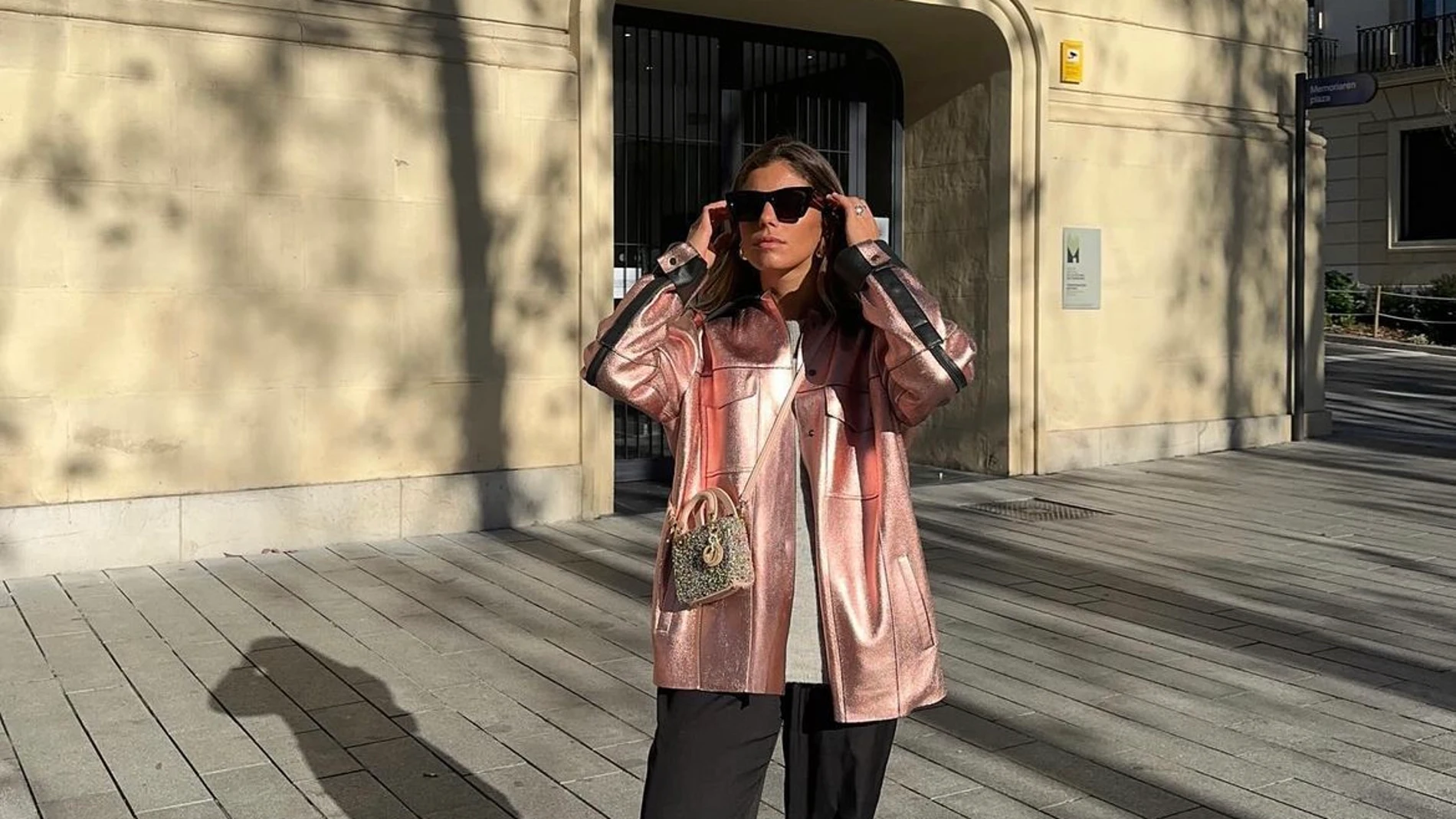 Sara Baceiredo con chaqueta rosa