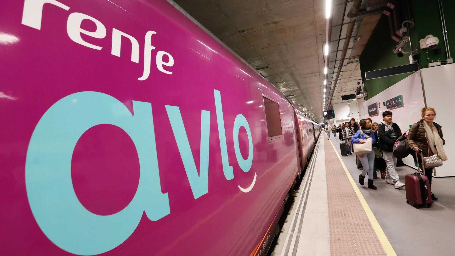 MADRID.-Renfe lanza la campaña 'Superprecios' para viajar a partir del 8 de enero