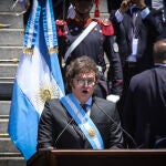 Argentina.- Milei creará una tasa para pagar la deuda de 14.460 millones de Argentina por la nacionalización de YPF