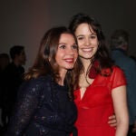 La actriz Lucie Lucas y Victoria Abril