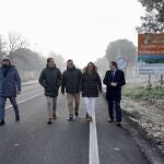 González Corral visita las obras de la VA-223 en Peñafiel junto al alcalde Roberto Díez y el presidente de la Diputación de Valladolid, Conrado Íscar entre otros