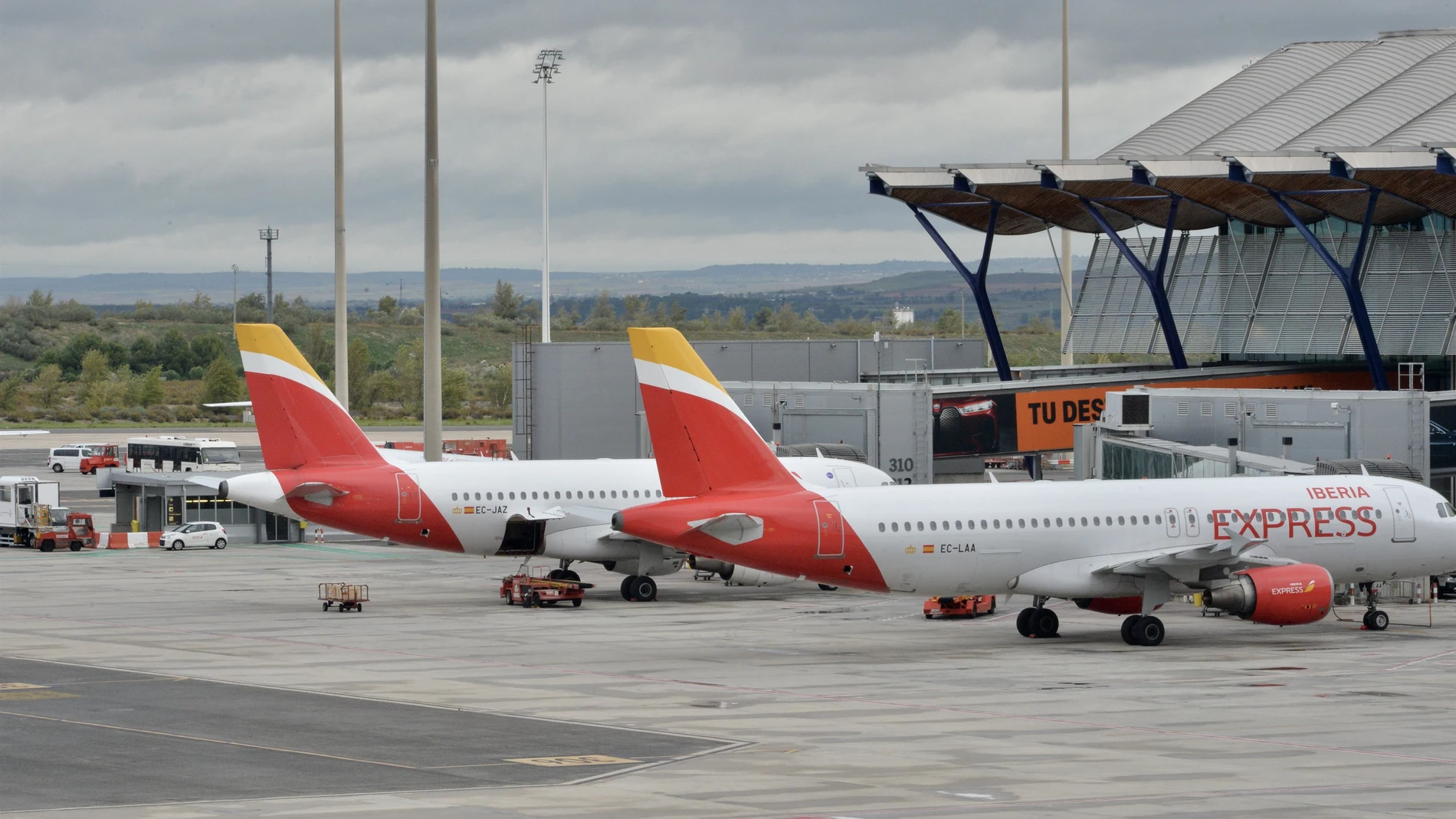 MADRID.-Iberia cancela 444 vuelos por la huelga del 5 al 8 de enero, con más de 45.600 viajeros afectados