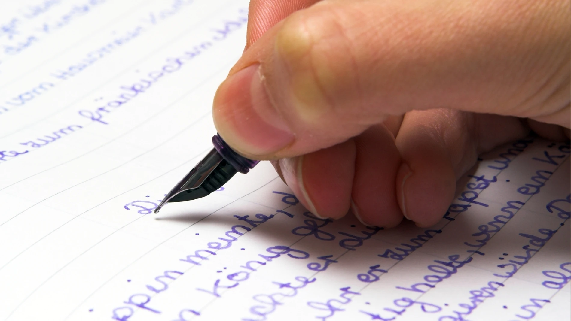 La manera en que escribes la letra 'T' revela aspectos de tu personalidad