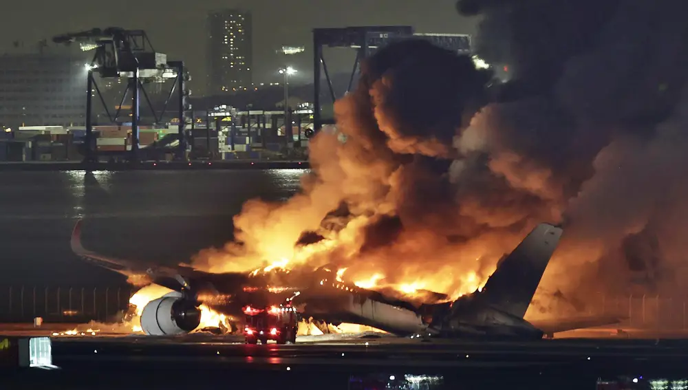 Japan Plane Fire
