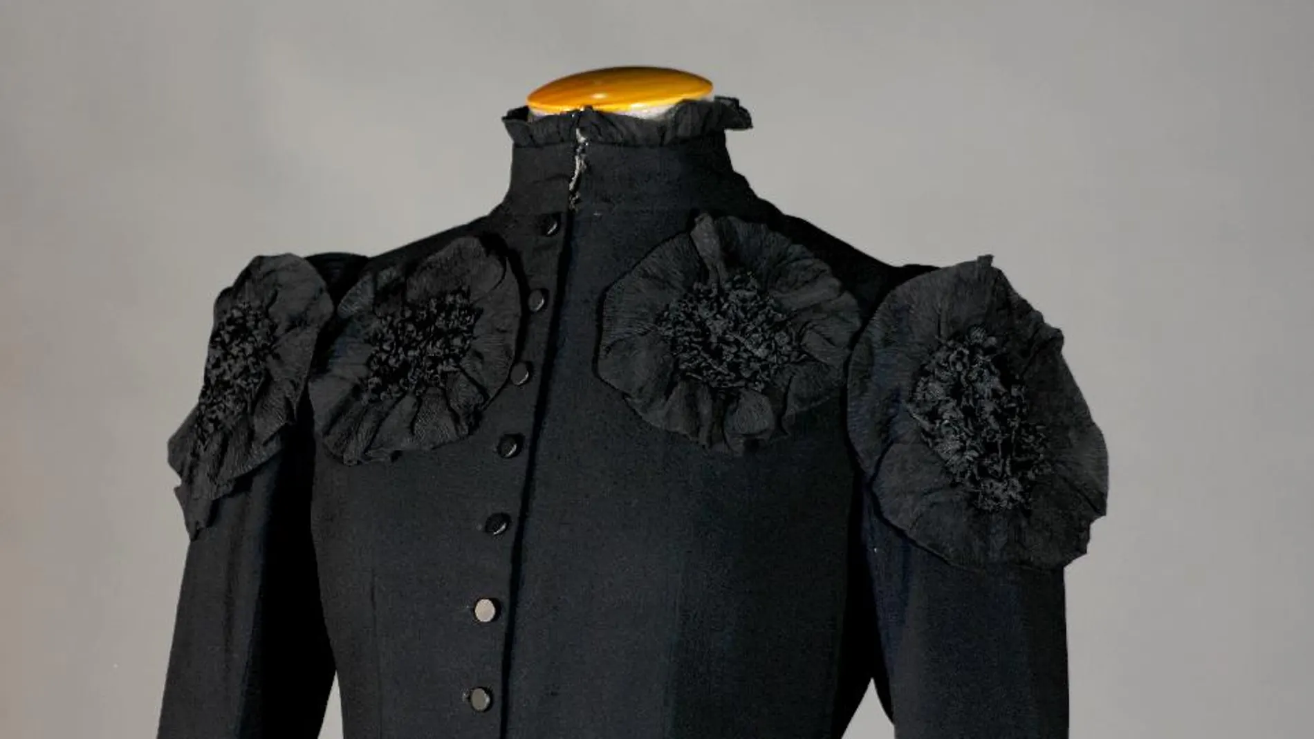 El vestido original de Margarita Xirgu para su Bernarda Alba