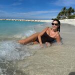 Vicky Martín Berrocal posa en bañador.