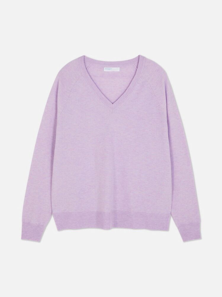 Jersey cuello en pico.