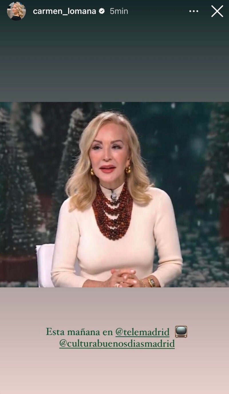Carmen Lomana con look básico.