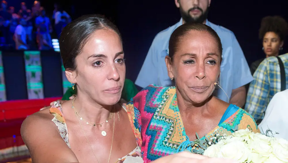 Anabel Pantoja junto a su tía, Isabel Pantoja