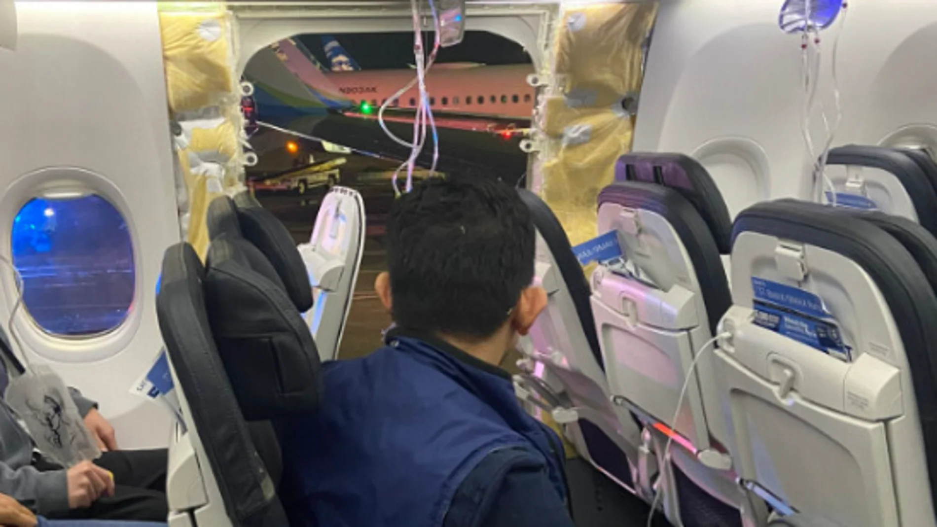 La ventana desprendida del Boeing 737 Max 9 de Alaska Airlines