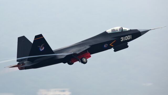 Un prototipo del caza chino FC-31