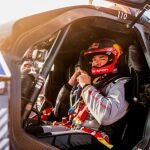 Carlos Sainz, dentro de su Audi