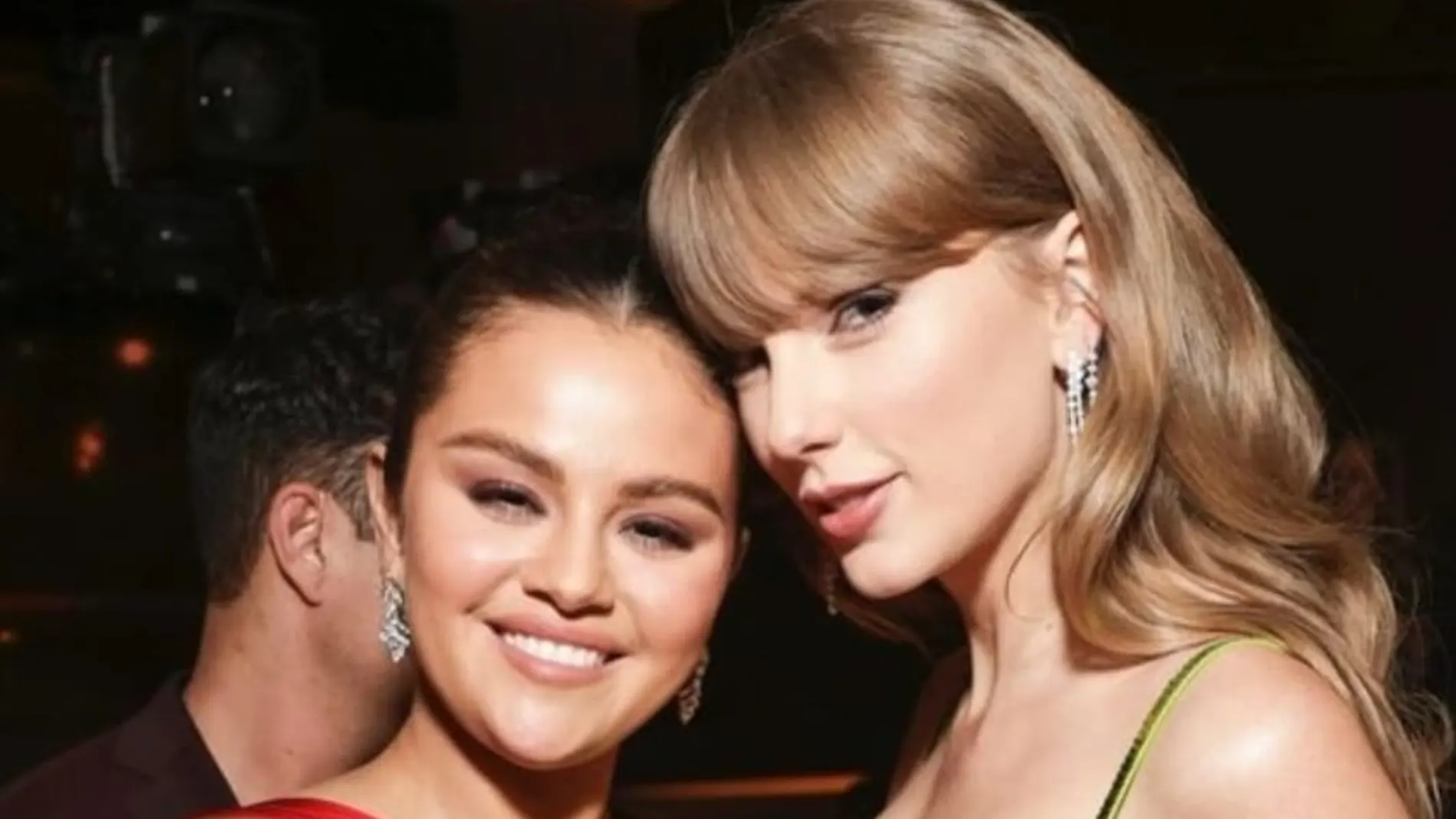 Selena Gomez y Taylor Swift en la gala de los Globos de Oro