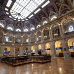 Economía/Bolsa.- El Ibex 35 mantiene los 10.100 puntos pese a ceder un 0,2% en la apertura