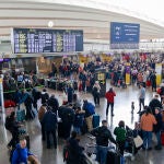 Sigue el problema con maletas sin cargar en Bilbao por la huelga del "handling" de Iberia