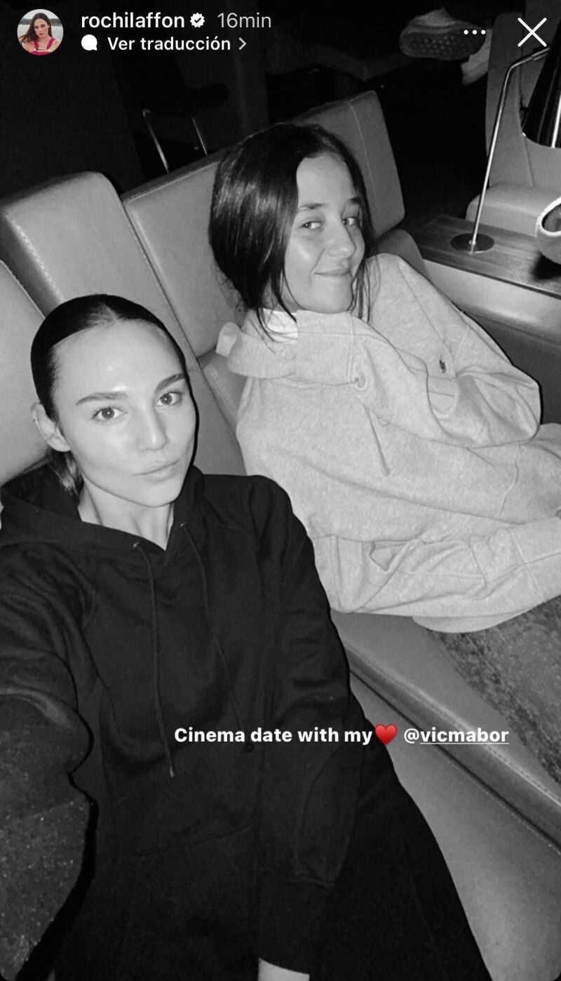 Victoria Federica con sudadera gris.
