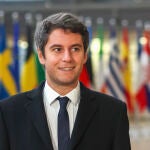Gabriel Attal se convierte en el primer ministro más joven de Francia 
