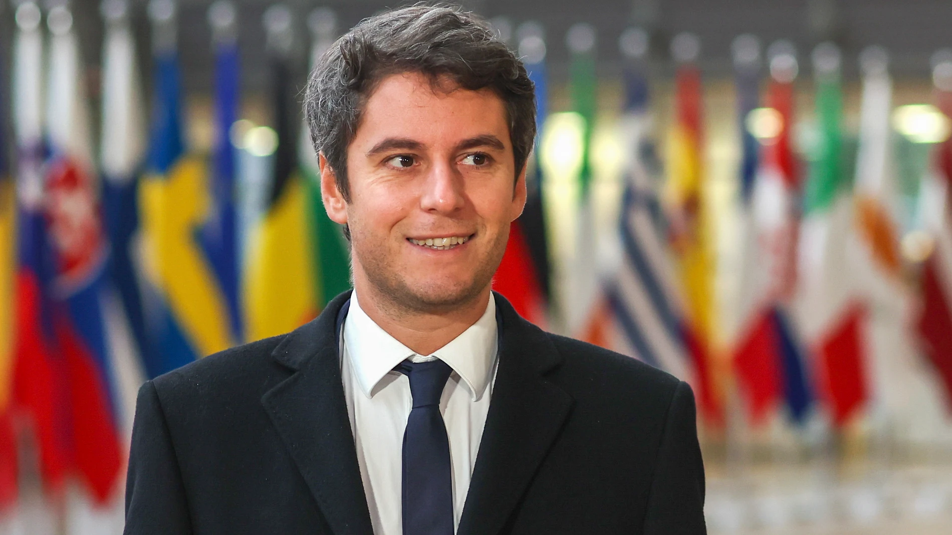 GRAF2507. PARÍS, 09/01/2024.- Imagen de archivo del actual ministro de Educación de Francia, Gabriel Attal, quien fue nombrado este martes por el presidente Emmanuel Macron para sustituir a Elisabeth Borne al frente del Ejecutivo, lo que le convierte en el primer ministro más joven en la historia del país. A sus 34 años, Attal, considerado uno de los más fieles colaboradores del presidente, exmilitante socialista, es el más popular miembro del actual Gobierno y tendrá la labor de relanzar su ...