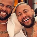 Dani Alves junto a Neymar 